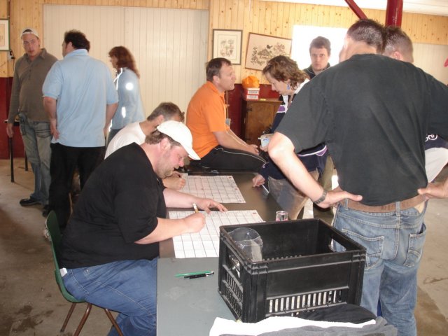 2006HWK 190.jpg